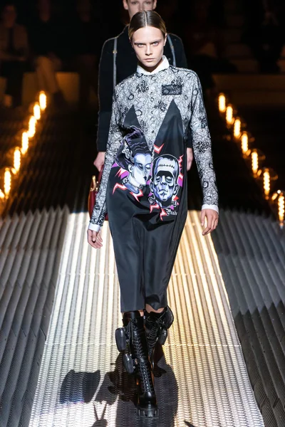 Look 28